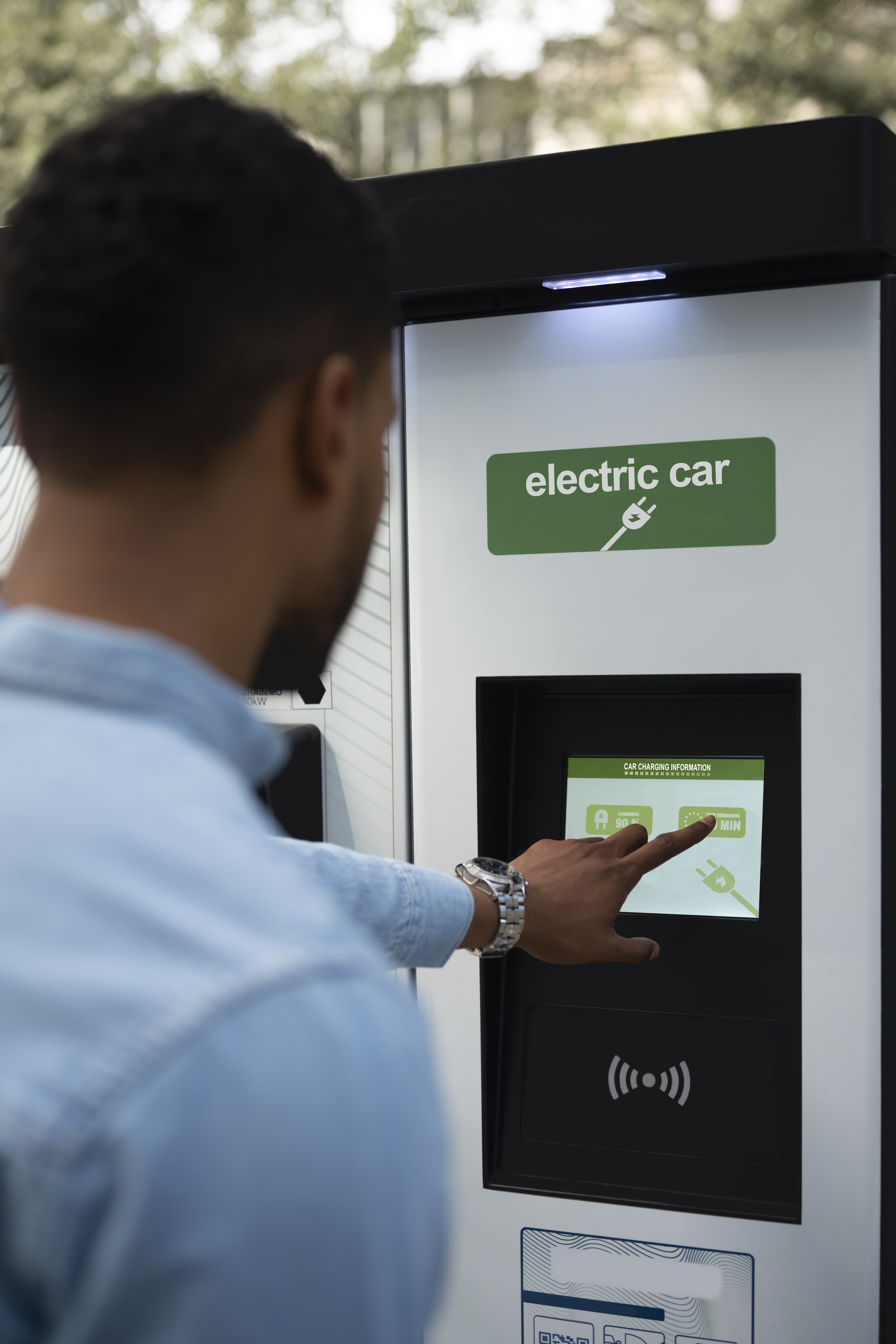 Installation Borne de Recharge en Entreprise : Accompagnez la Transition Énergétique avec Borne Electrique Lyon